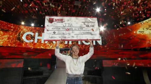 Full-Arena Esports Graphics: WSOE at the HyperX Esports Arena photo