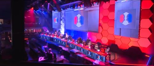 Full-Arena Esports Graphics: WSOE at the HyperX Esports Arena photo
